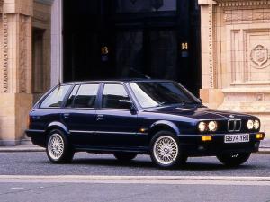 BMW 320i Touring 1988 года (UK)